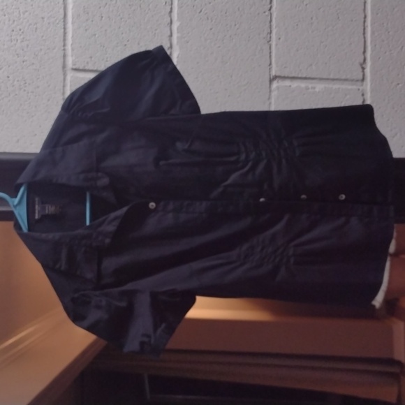 Three Banana Republic button downs - Picture 9 of 12